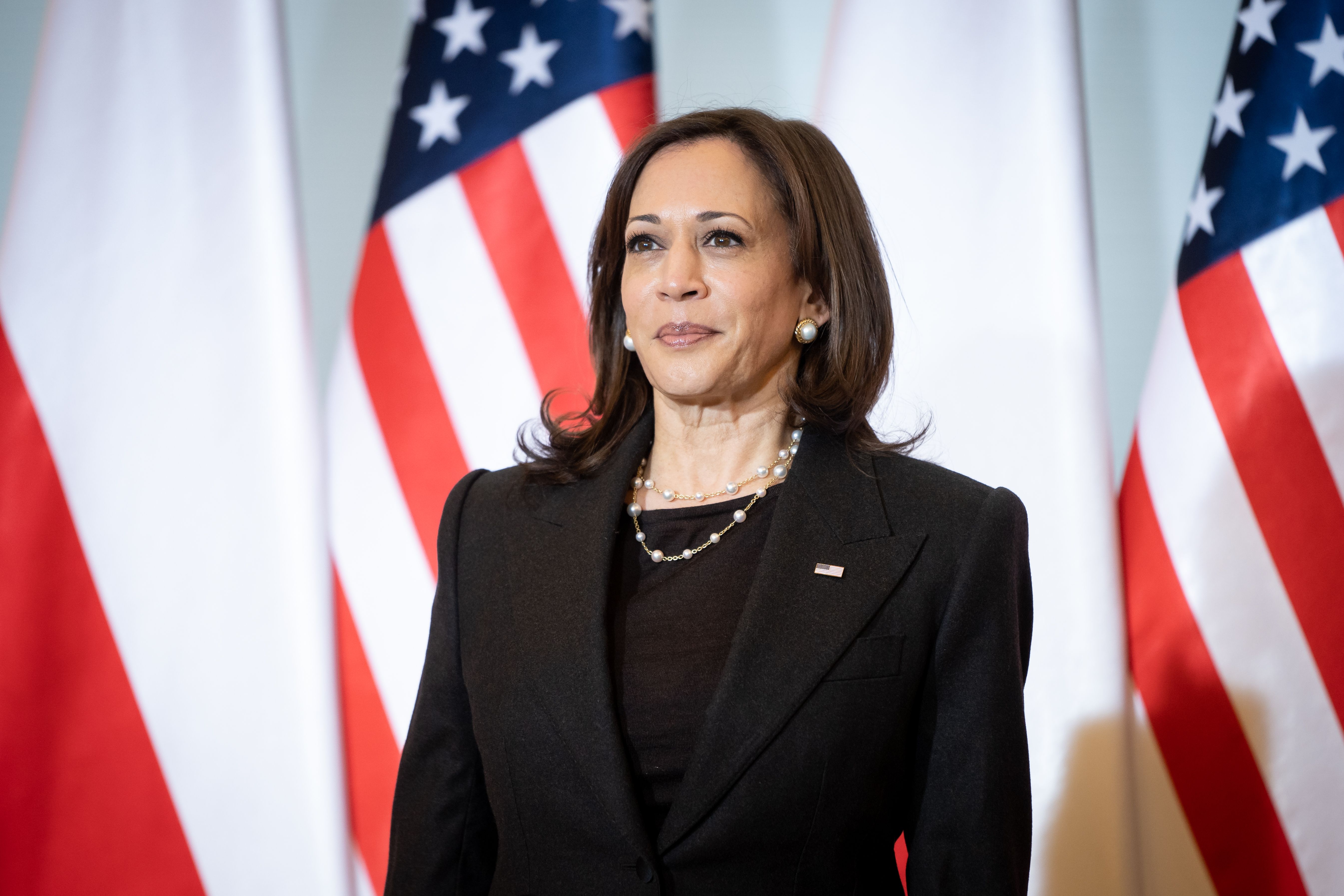 Kamala Harris em visita a Polônia, na quinta (10)