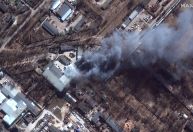 Imagens de satélite mostram que os subúrbios de Kiev sofreram danos significativos