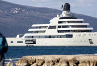 Manifestantes tentaram impedir que iate de Roman Abramovich atracasse na Turquia
