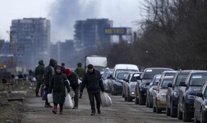Ucrânia diz que 100 mil civis não conseguem fugir de Mariupol