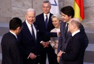 Biden e presidente da Comissão Europeia afirmam união na condenação da invasão à Ucrânia