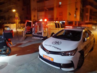 Ambulância em local de ataque em Tel Aviv, Israel Photo by Magen David Adom/Anadolu Agency via Getty Images)