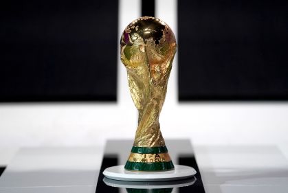 Troféu da Copa do Mundo; Brasil vai em busca da sexta conquista