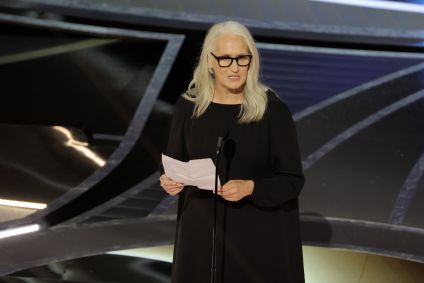 Jane Campion recebe prêmio de melhor diretora no Oscar 2022 por &quot;Ataque dos Cães&quot;