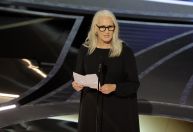 Tapa em Chris Rock e manifestações a favor da Ucrânia marcam a cerimônia do Oscar