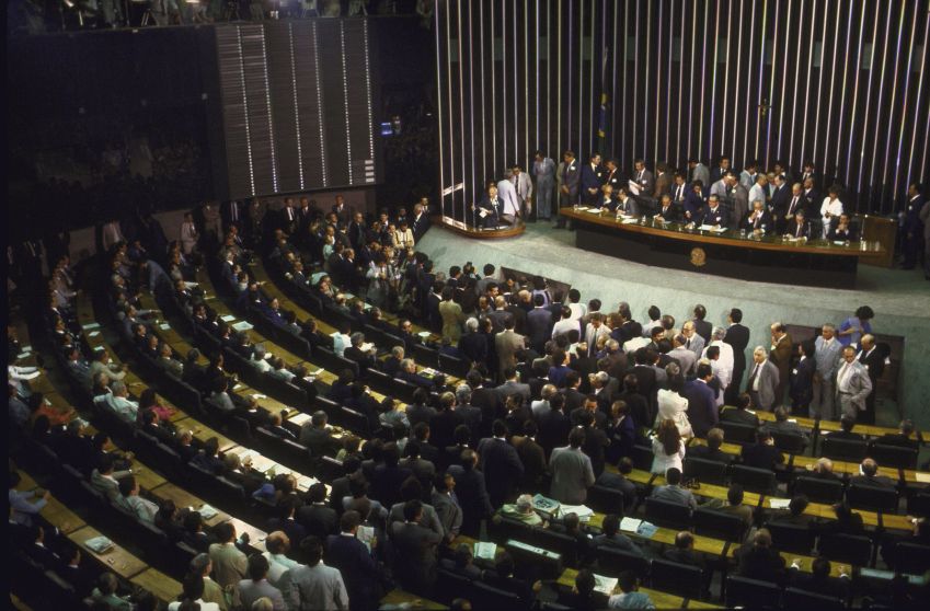 Congresso brasileiro se reúne para as eleições presidenciais de 1985 / Getty Images