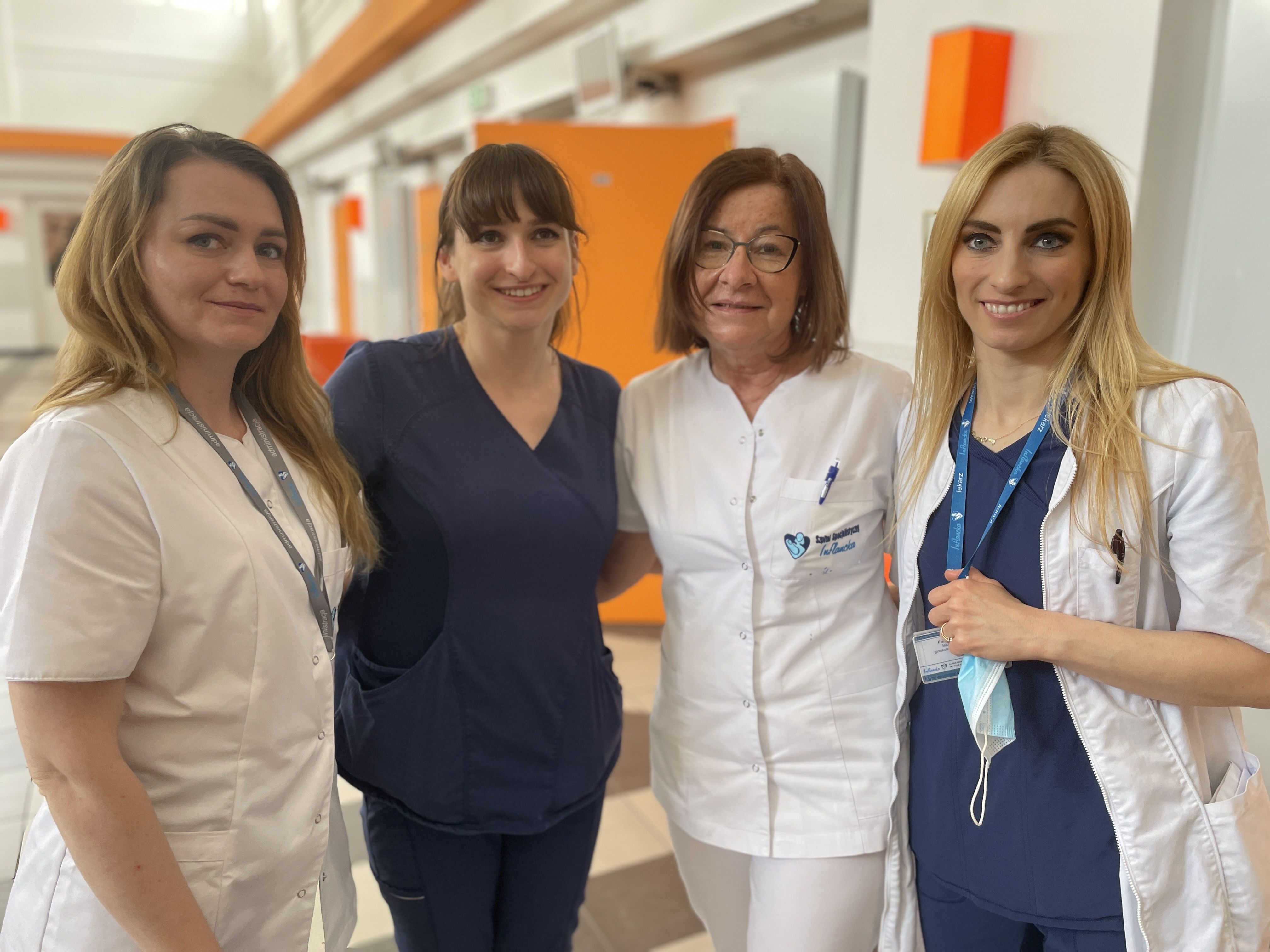 Da esquerda para a direita: Khrystyna, refugiada ucraniana de Lviv; Magda Dutsch, Iwona Czerwinska e Emilia Gasiorowska no Hospital Inflancka / Kyung Lah/CNN
