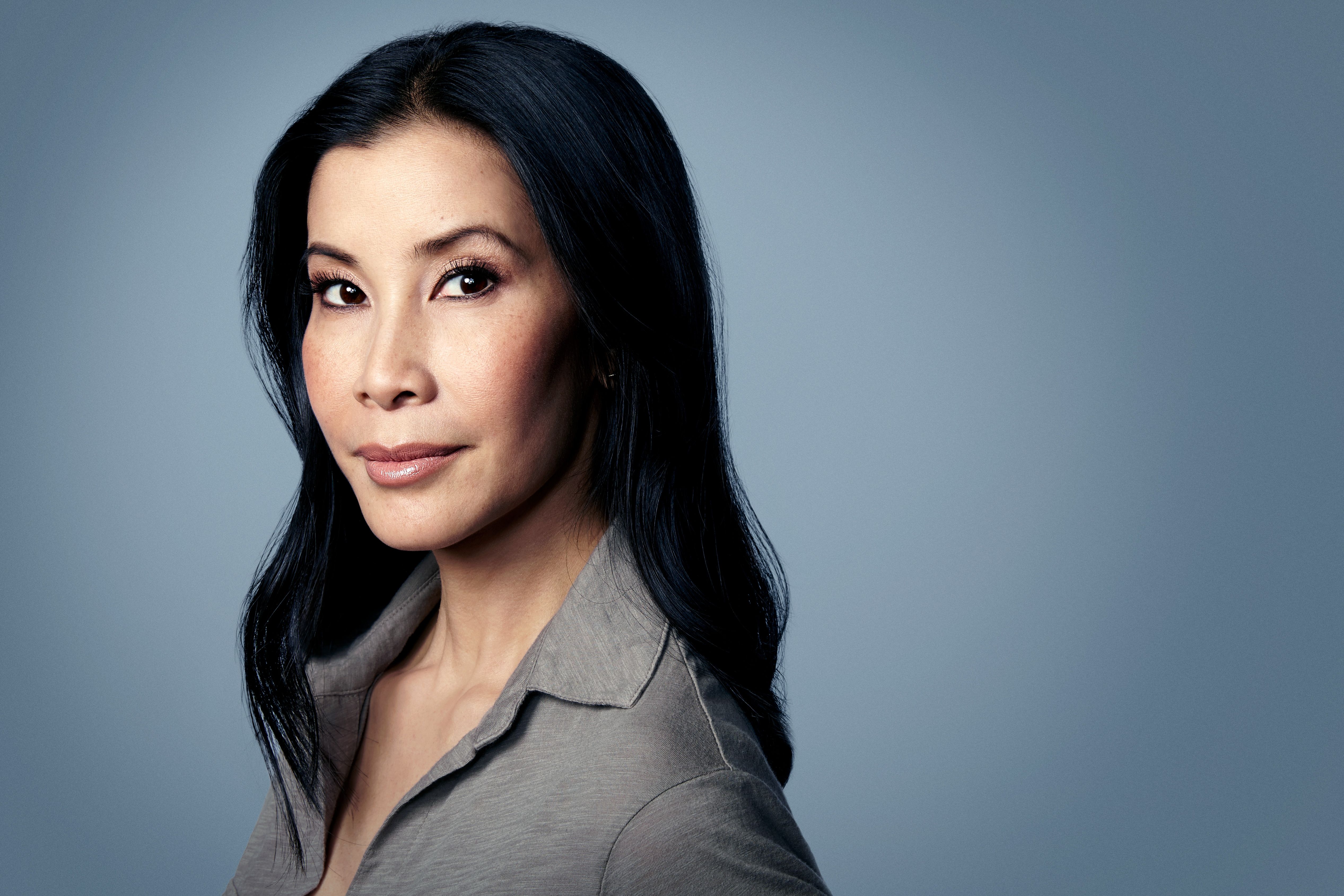A jornalista californiana Lisa Ling, de 48 anos, coleciona diversos prêmios em sua carreira