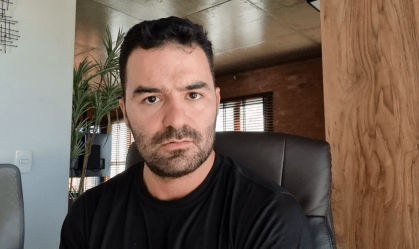 Arthur do Val em vídeo no qual pede desculpas por conteúdo de áudios sobre ucranianas.