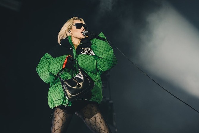 Miley Cyrus encerra o segundo dia de Lollapalooza no palco principal. / Miley Cyrus / Twitter