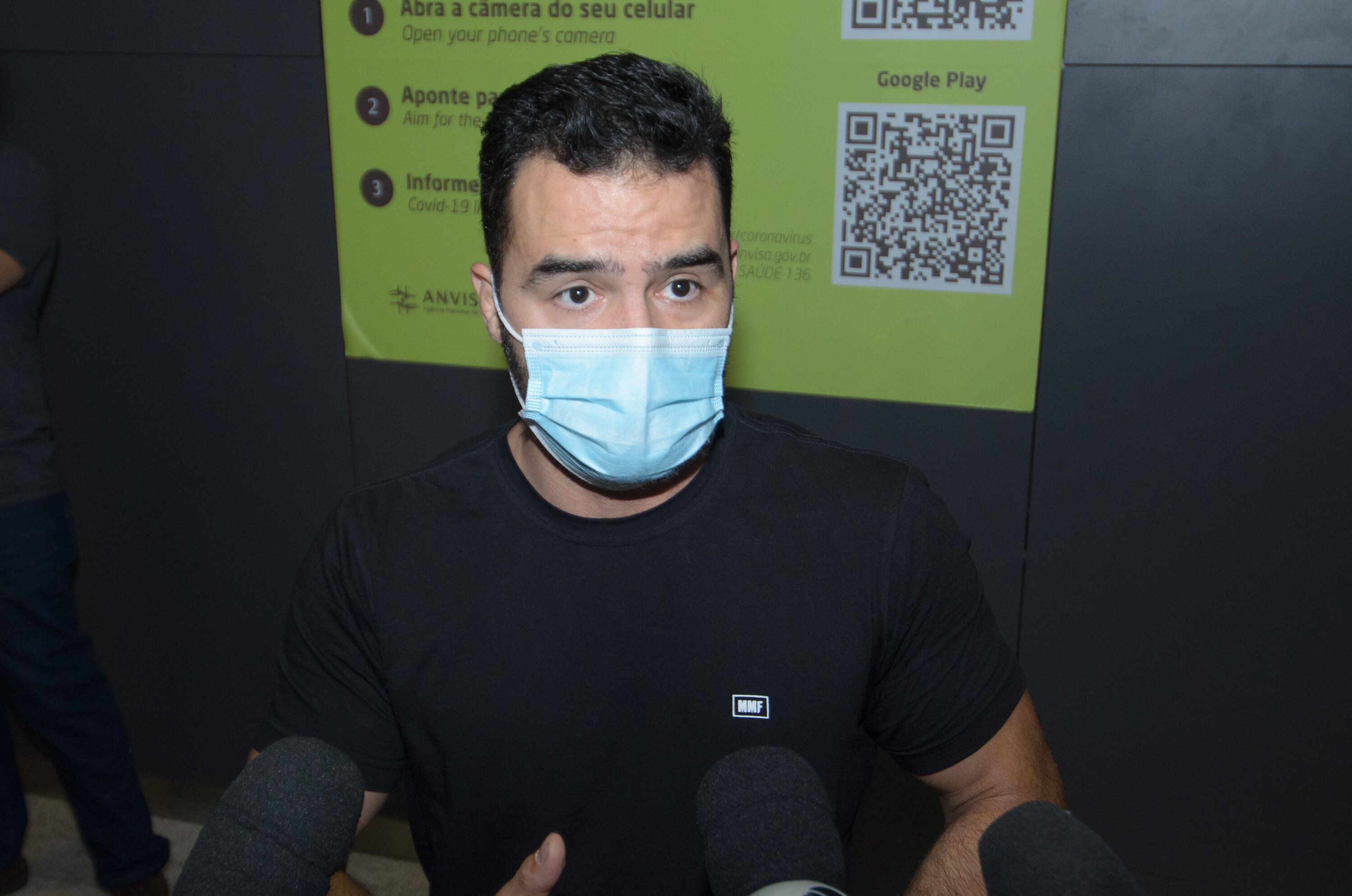 Deputador Arthur do Val desembarca em São Paulo após viagem para a Ucrânia