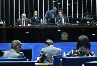 Senado aprova texto-base que altera cobrança do ICMS dos combustíveis