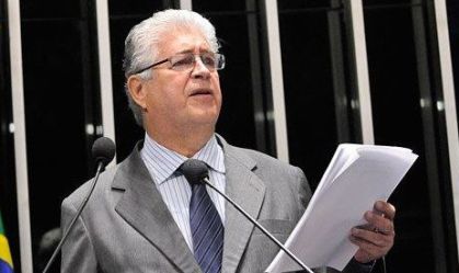 PT filia Roberto Requião e trabalha por ampla aliança no Paraná; conversas incluem PDT