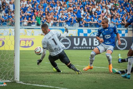 Partida entre Athletic e Cruzeiro pela semifinal do Mineiro