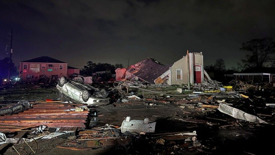 Tornado causou destruição principalmente no bairro de Arabi, na região leste da cidade / Kathleen Flynn/Reuters