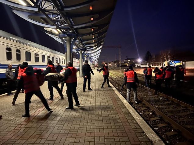 Milhares de refugiados deixaram a Ucrânia nos últimos dias, em fuga dos ataques russos na região / Imagem cedida por voluntários