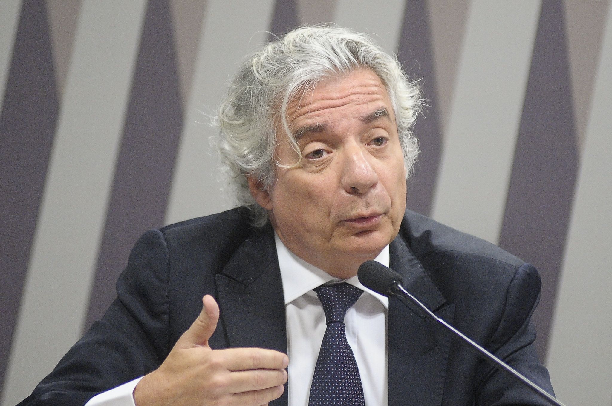 Adriano Pires, enquanto diretor do Centro Brasileiro de Infraestrutura (CBIE), em audiência no Senado, em agosto de 2016