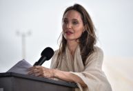 No Iêmen, Angelina Jolie faz pedido de ajuda humanitária para o país e para a Ucrânia