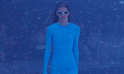 Balenciaga discute crise climática, realidade virtual e Guerra na Ucrânia na PFW