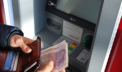 Sem acessar contas bancárias, 7 mil turistas russos não conseguem deixar Tailândia