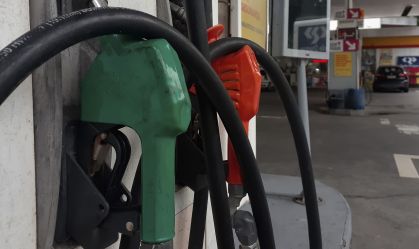 Preço médio da gasolina vai a R$ 6,35, maior valor em mais de 2 anos