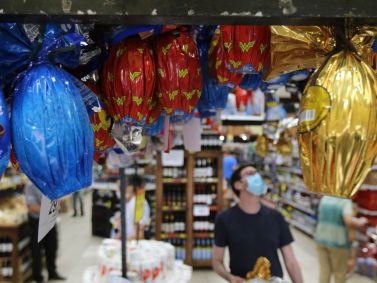 Comércio de ovos de Páscoa na Semana Santa