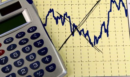 INSS fora da meta é "bomba fiscal" para arcabouço, dizem economistas