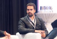 Após apelo de lideranças tucanas, Eduardo Leite sinaliza que seguirá no PSDB