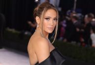 Jennifer Lopez fica sócia de Richard Branson em rede de cruzeiros de luxo