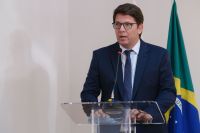 Mário Frias recua e admite dinheiro de Vorcaro em filme sobre Bolsonaro