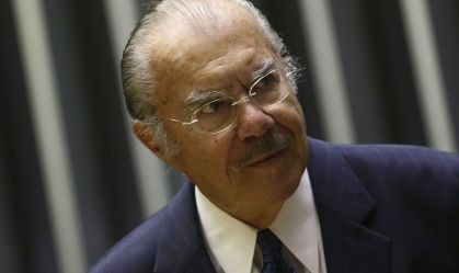 Sarney é diagnosticado com Covid-19 e passa por exames