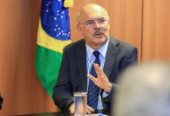 Milton Ribeiro não cometeu crime ao disparar arma, diz Polícia Federal