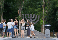 Ataques aéreos em Kiev atingiram memorial do Holocausto, diz autoridade ucraniana