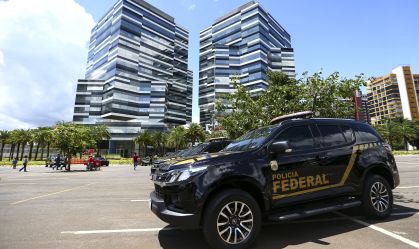 Operação da PF mira grupo criminoso suspeito de lavagem de dinheiro de tráfico internacional