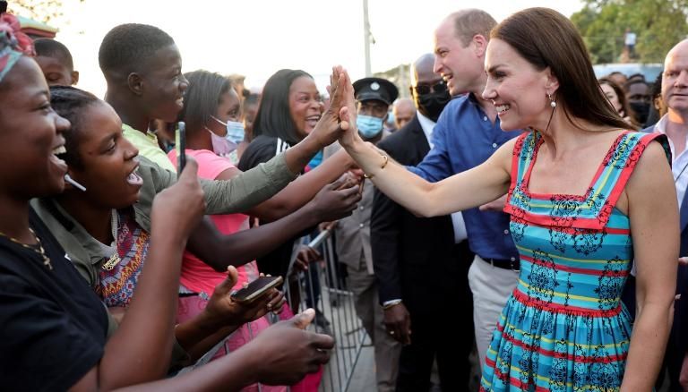 Nem todos na nação se opuseram à visita da realeza. William e Kate foram recebidos por entusiastas durante viagem a Trench Town, terra natal do reggae / Chris Jackson/Getty Images