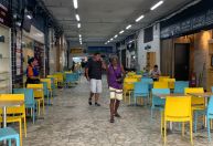 Uso de máscaras divide opiniões em 1º fim de semana após liberação na cidade do Rio
