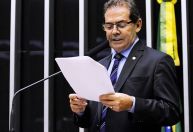 Sindicato diz que deputado que alega desconto ilegal não pediu desfiliação