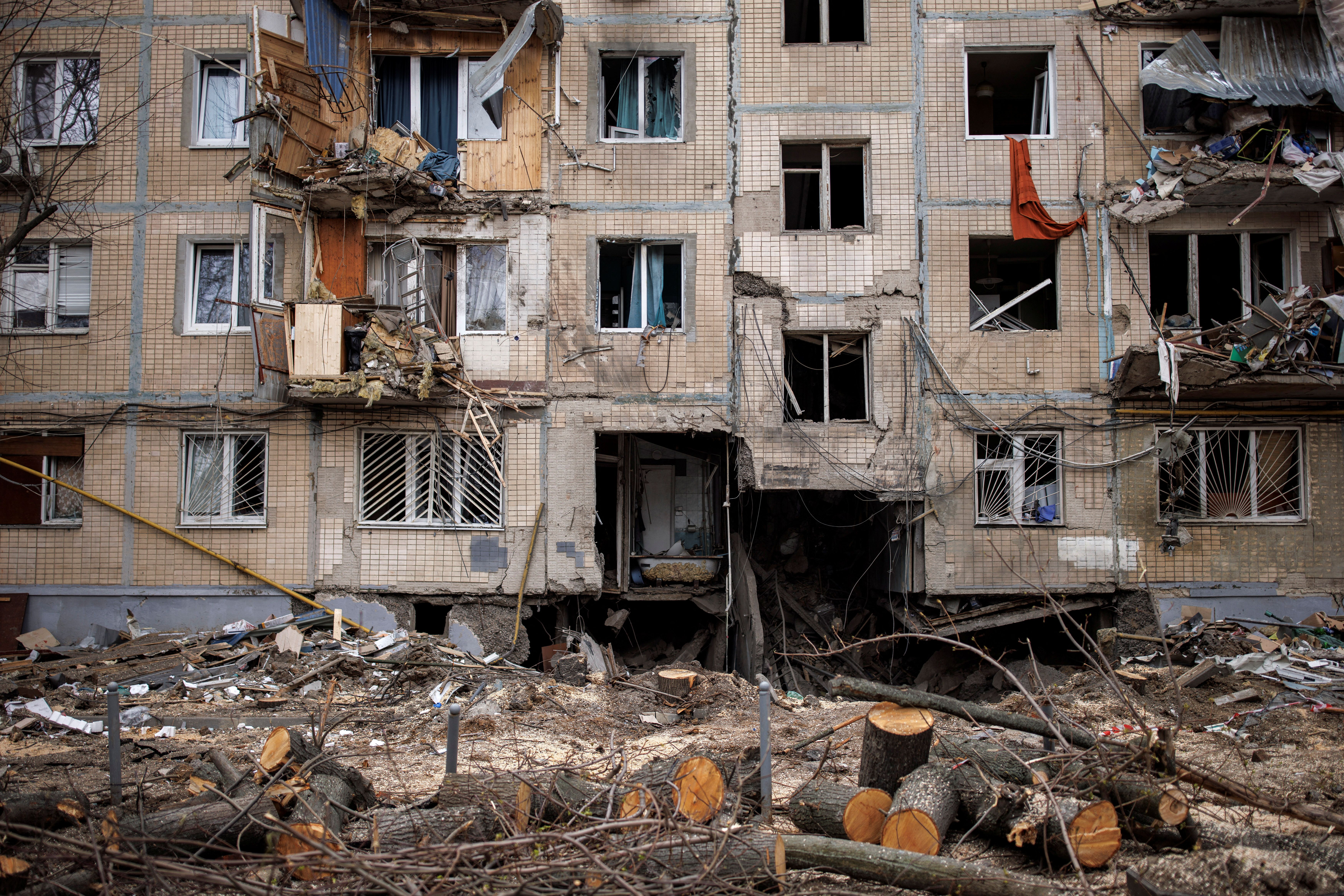 Área bombardeada em Kharkiv