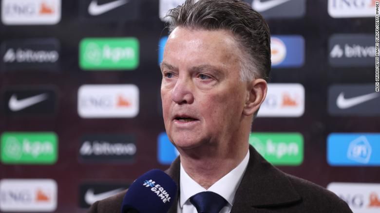 Ex-Barcelona e United, Van Gaal está curado do câncer e cogita retorno
