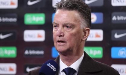 Ex-Barcelona e United, Van Gaal está curado do câncer e cogita retorno