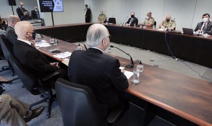 Fachin e Moraes debatem segurança das urnas com ministro da Defesa no TSE