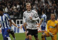 Palmeiras empata e Róger Guedes brilha em vitória do Corinthians pelo Brasileirão
