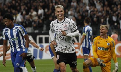 Róger Guedes marcou todos os três gols da vitória do Corinthians contra o Avaí pela segunda rodada do Campeonato Brasileiro