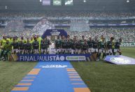 Palmeiras reverte vantagem do São Paulo, faz 4 a 0 e é campeão paulista