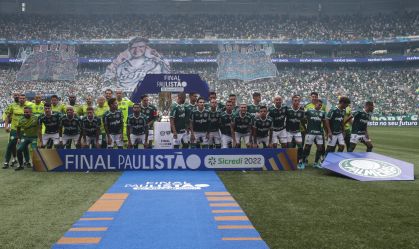 Time posado da equipe do Palmeiras antes do início da partida com o São Paulo, disputada na Arena Allianz Parque, na zona oeste da capital paulista, válida pela final do Campeonato Paulista, na tarde deste domingo, 3 de abril de 2022.