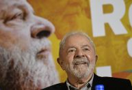 “Estou de volta para me candidatar à Presidência”, diz Lula