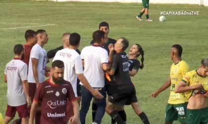 Marcielly Netto foi agredida por uma cabeçada do técnico Rafael Soriano, da Desportiva Ferroviária, durante intervalo de partida do Campeonato Capixaba