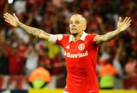 Inter vence na despedida de D’Alessandro e Flamengo supera São Paulo em casa