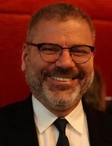 O psiquiatra Alexandre Saadeh trabalha com a população LGBTQIA+ há mais de 25 anos / Arquivo pessoal