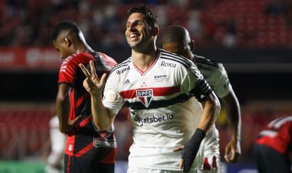 Calleri treina com elenco e deve voltar ao time do São Paulo contra o Inter